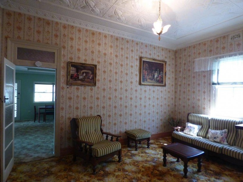 81 Thompson Street, Cootamundra NSW 2590