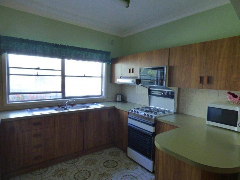 81 Thompson Street, Cootamundra NSW 2590