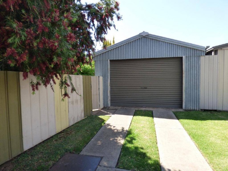 81 Thompson Street, Cootamundra NSW 2590