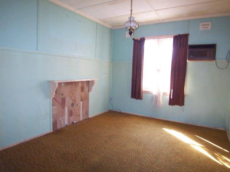 18 Bullecourt Street, Cootamundra NSW 2590