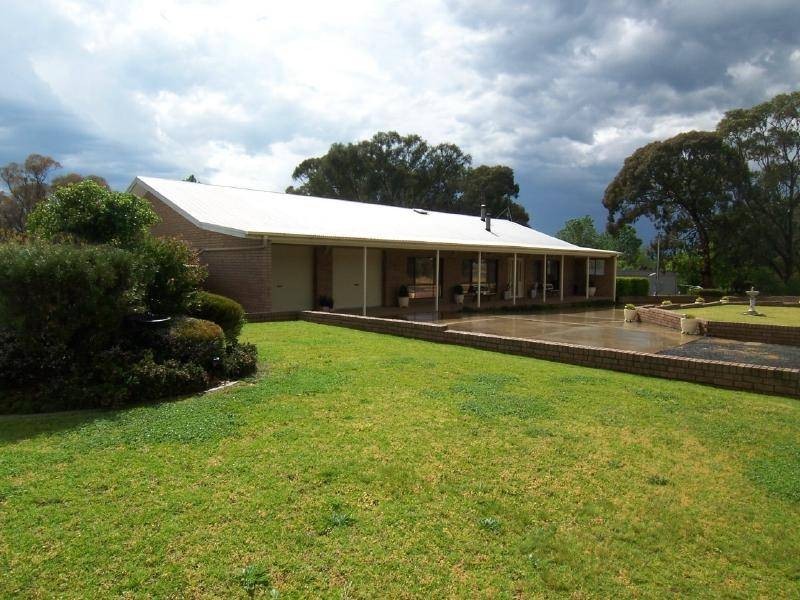5 Bland Street, Wallendbeen NSW 2588