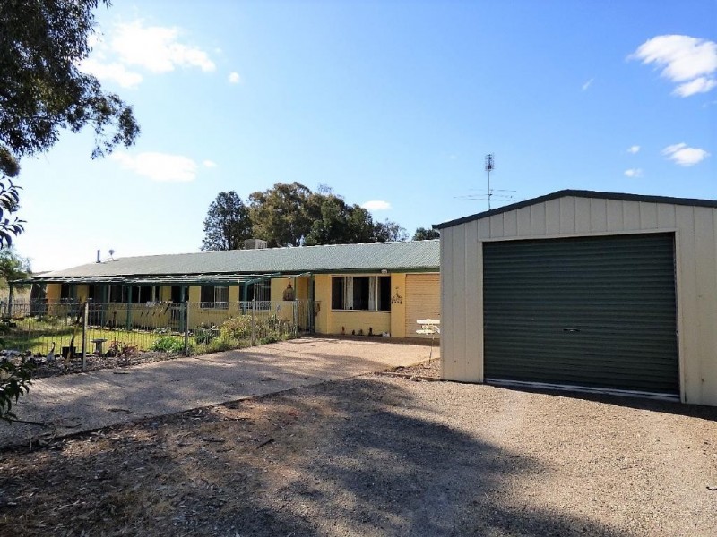 20 Cambria Street, Stockinbingal NSW 2725 Ron Loiterton Real Estate