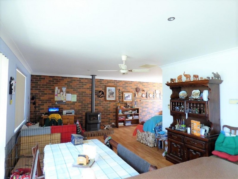 20 Cambria Street, Stockinbingal NSW 2725 Ron Loiterton Real Estate
