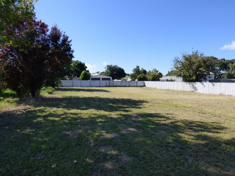16 Victoria Parade, Cootamundra NSW 2590
