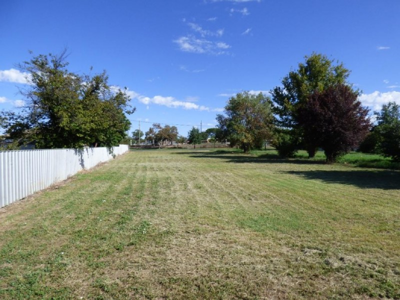 16 Victoria Parade, Cootamundra NSW 2590
