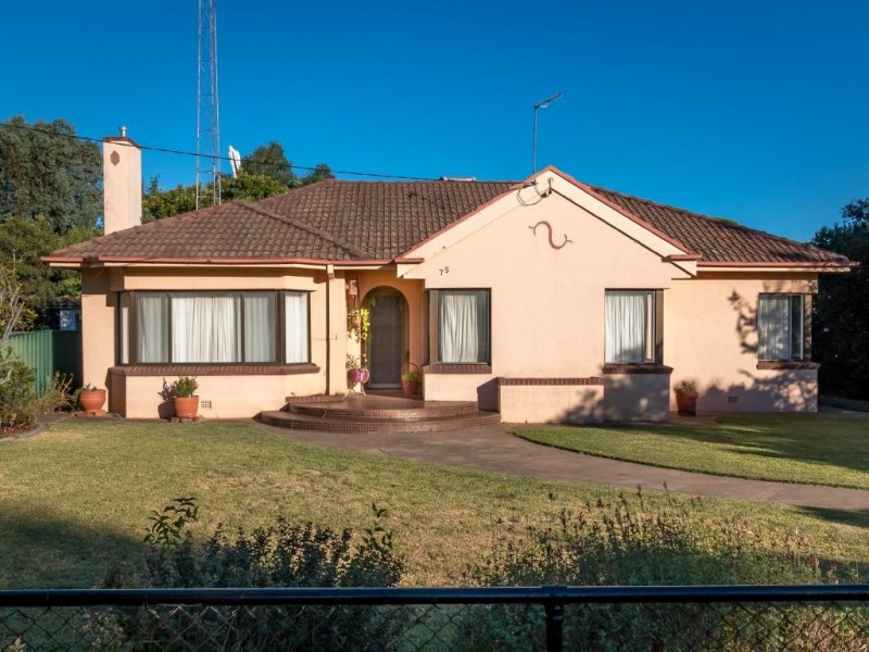 75 Crown Street, Cootamundra NSW 2590