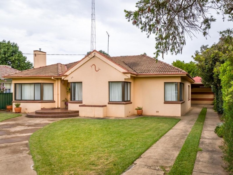 75 Crown Street, Cootamundra NSW 2590