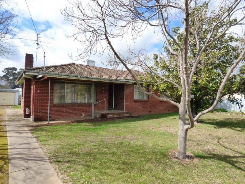 31 Queen Street, Cootamundra NSW 2590