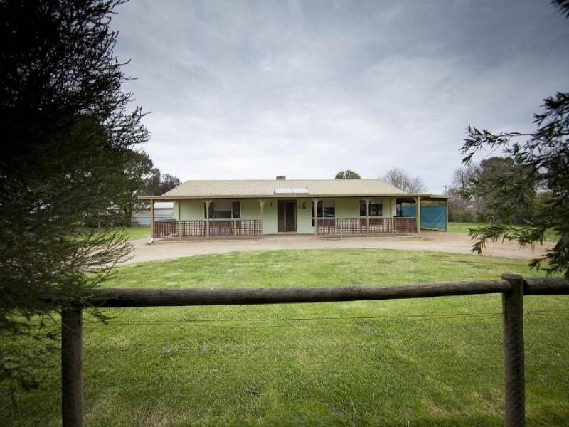 2 Cowong Street, Cootamundra NSW 2590