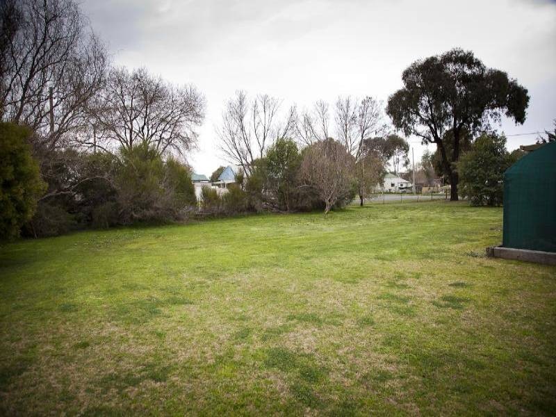 2 Cowong Street, Cootamundra NSW 2590