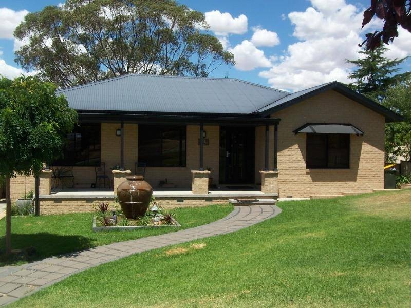 13 Donaldson Street, Cootamundra NSW 2590