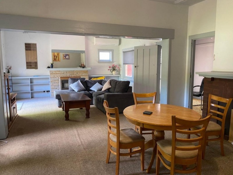 42 Cooper Street, Cootamundra NSW 2590