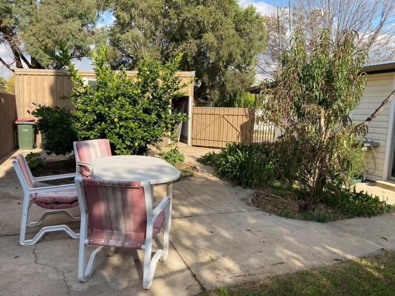 8 Murray Street, Cootamundra NSW 2590