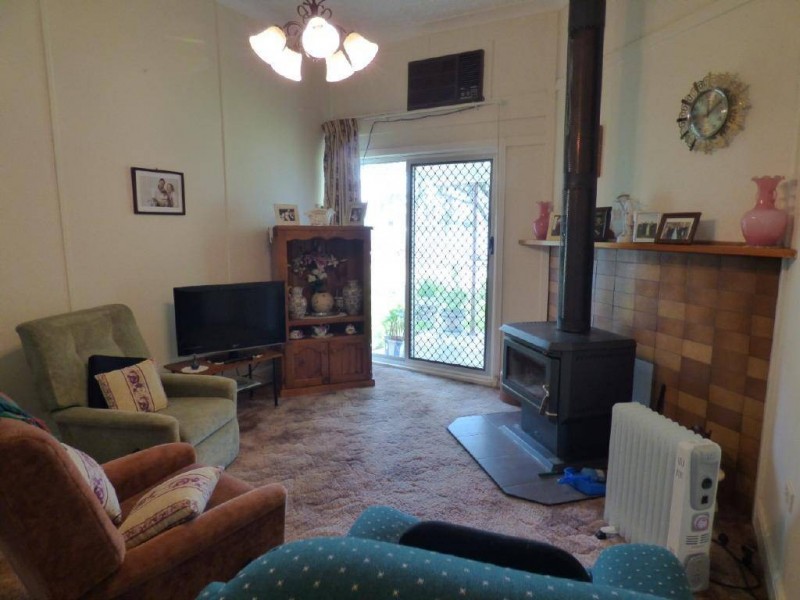 2 Grey Street, Cootamundra NSW 2590