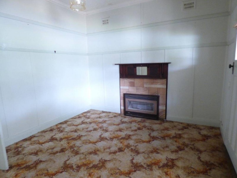 86 Adams Street, Cootamundra NSW 2590