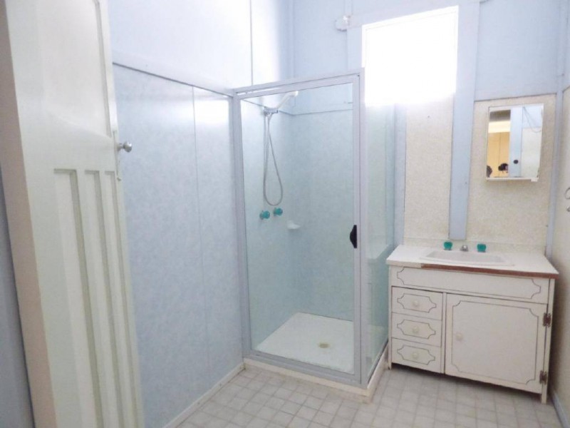 86 Adams Street, Cootamundra NSW 2590