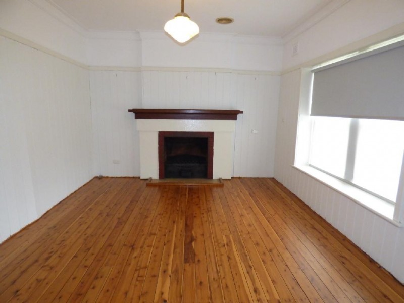 27 Murray Street, Cootamundra NSW 2590