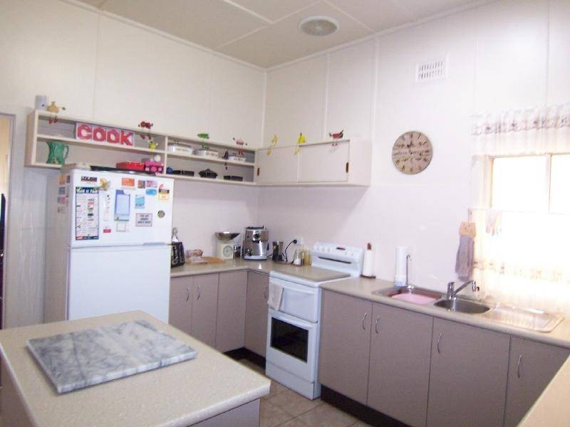 118 Thompson Street, Cootamundra NSW 2590