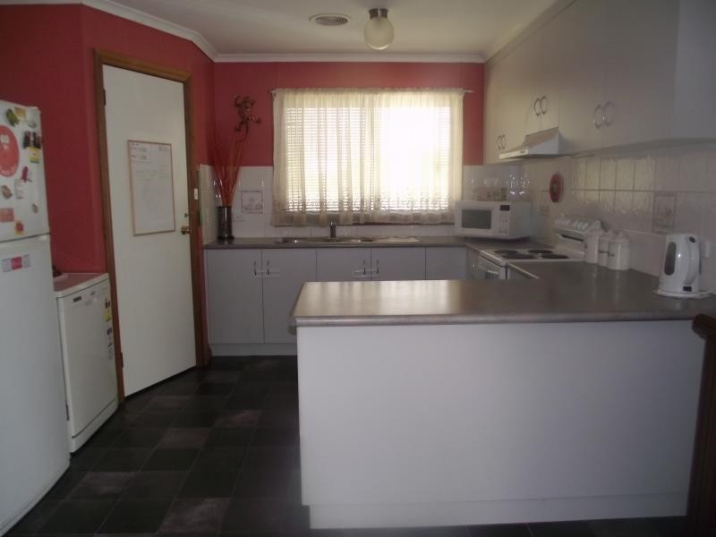 42 Sutton Street, Cootamundra NSW 2590