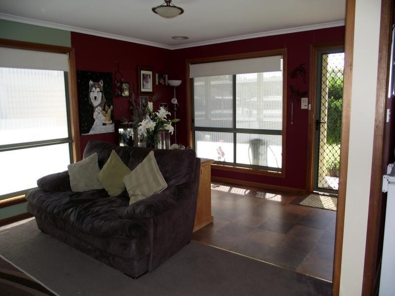 42 Sutton Street, Cootamundra NSW 2590