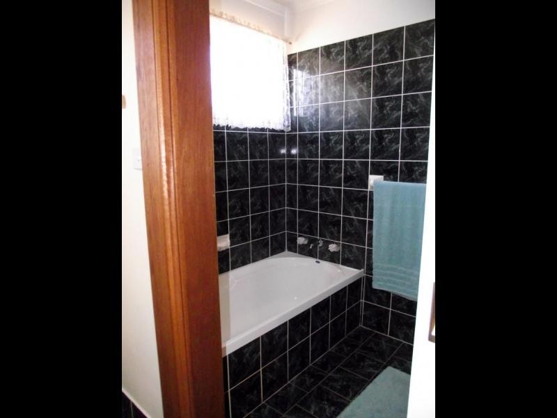 42 Sutton Street, Cootamundra NSW 2590
