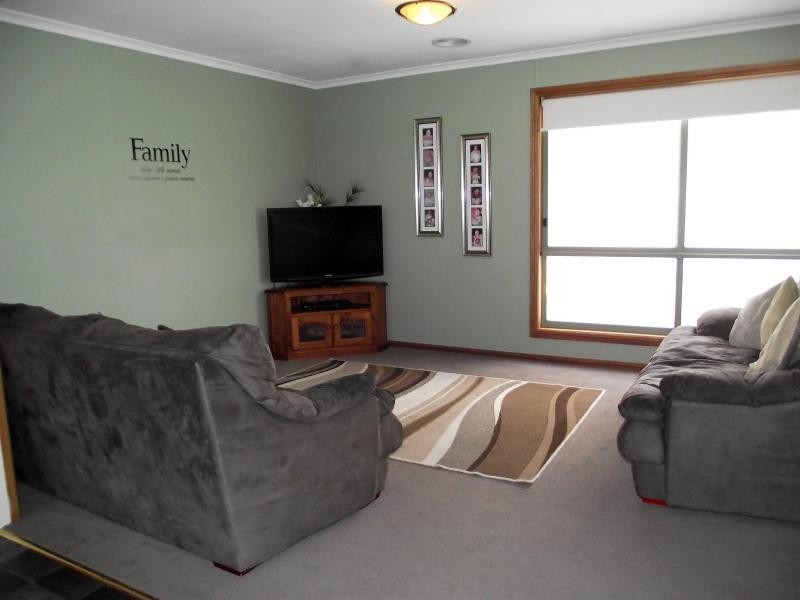 42 Sutton Street, Cootamundra NSW 2590