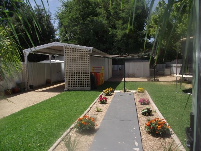 42 Sutton Street, Cootamundra NSW 2590