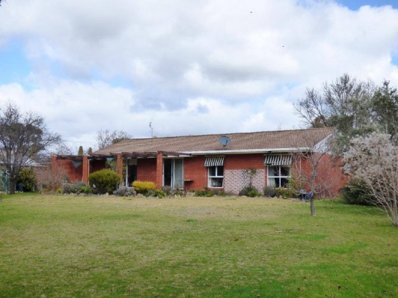 17 Scott Avenue, Cootamundra NSW 2590
