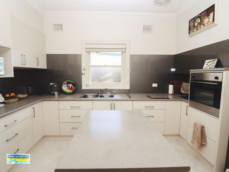 93 Thompson Street, Cootamundra NSW 2590