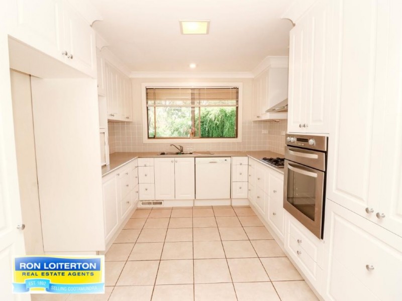 9 Scott Avenue, Cootamundra NSW 2590