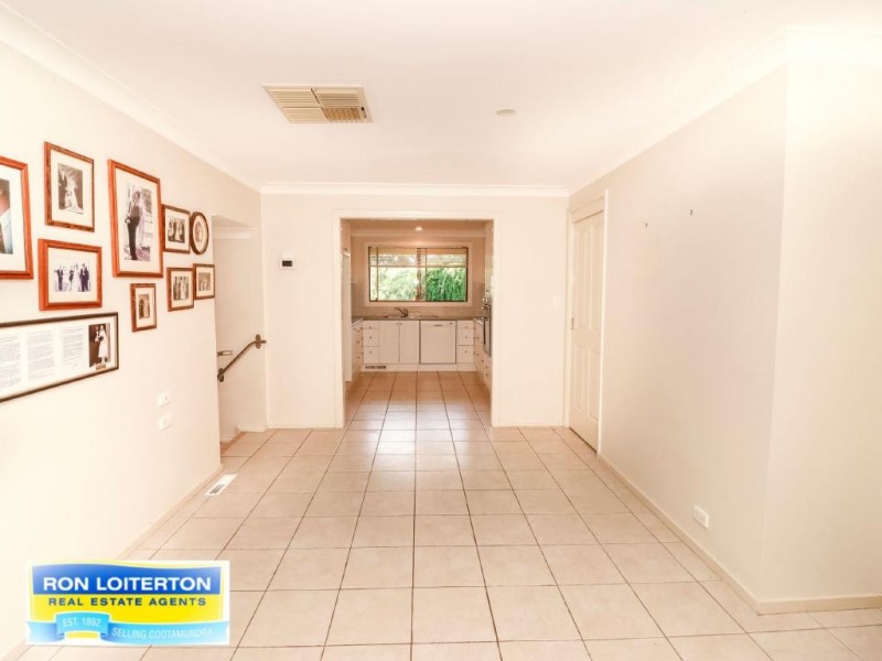 9 Scott Avenue, Cootamundra NSW 2590