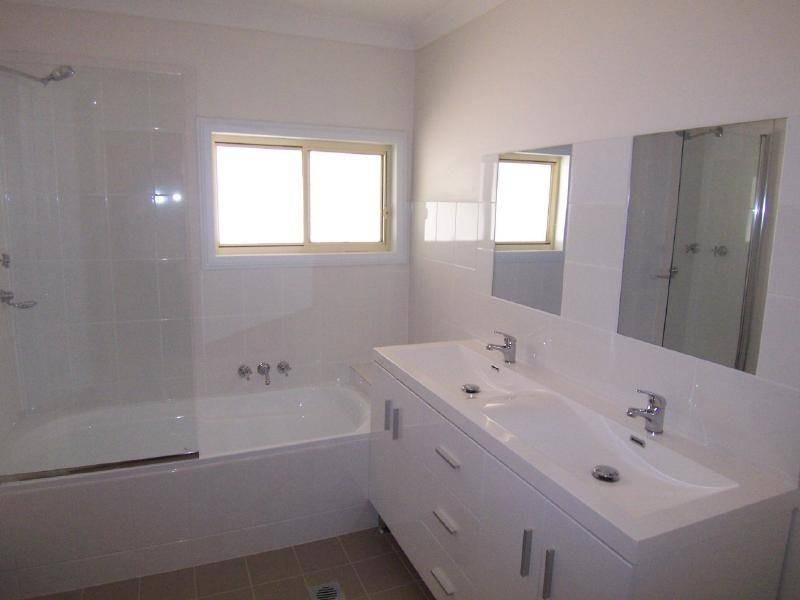 29 Troy Street, Temora NSW 2666