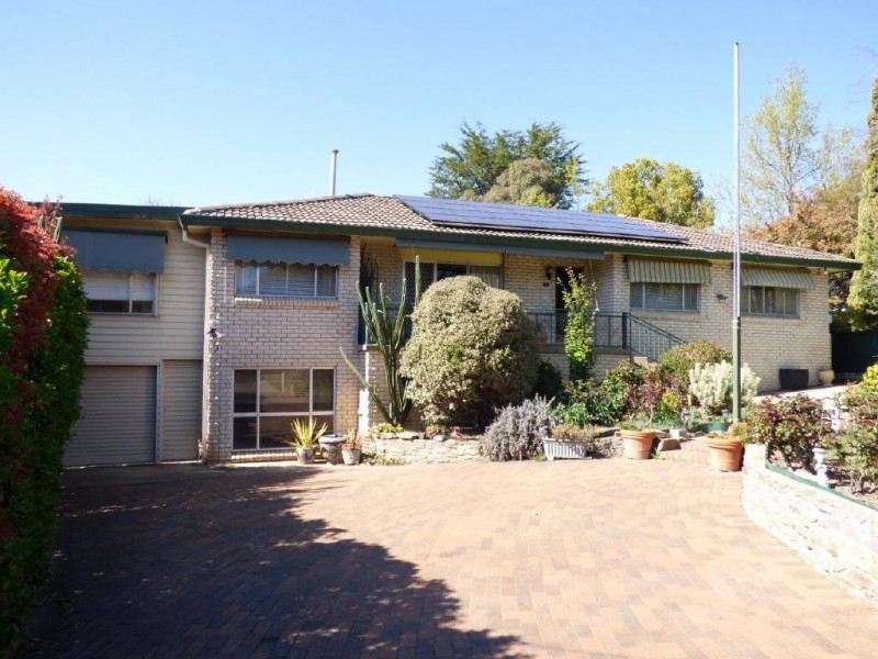 28 John Street, Cootamundra NSW 2590