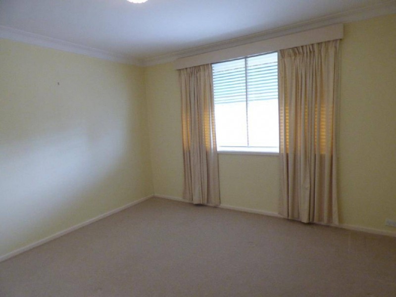 28 John Street, Cootamundra NSW 2590