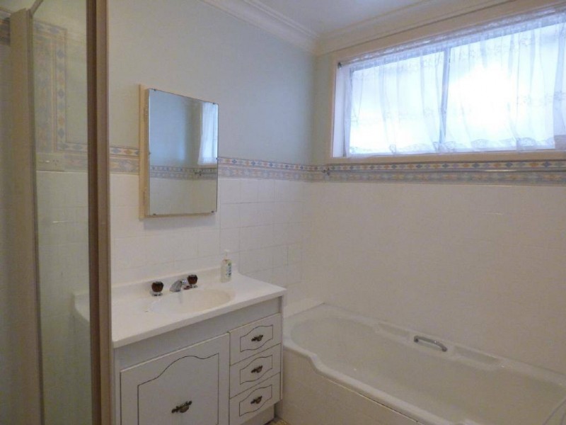 28 John Street, Cootamundra NSW 2590