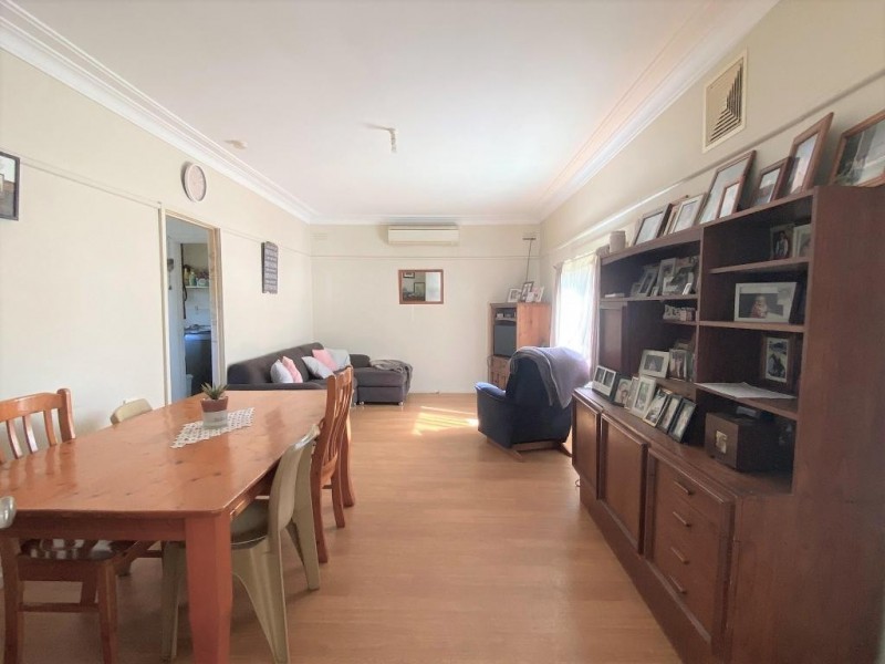 8 Cameron Square, Cootamundra NSW 2590 the real estate agency For Sale