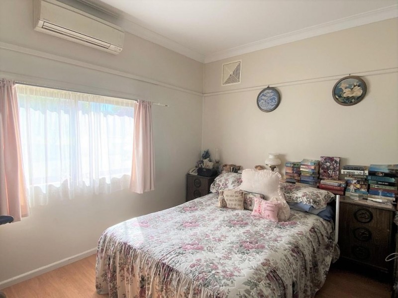 8 Cameron Square, Cootamundra NSW 2590