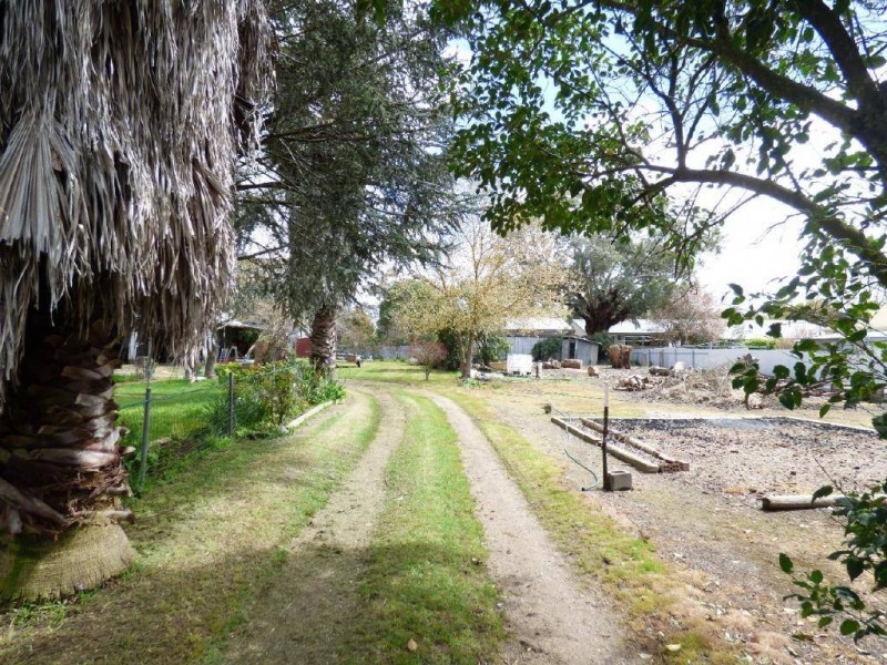 2 Grey Street, Wallendbeen NSW 2588