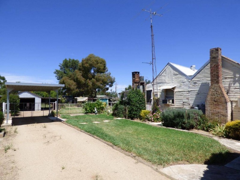 16 Cowong Street, Cootamundra NSW 2590