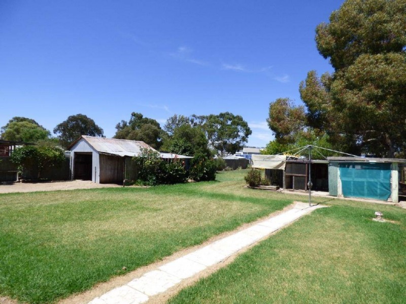 16 Cowong Street, Cootamundra NSW 2590