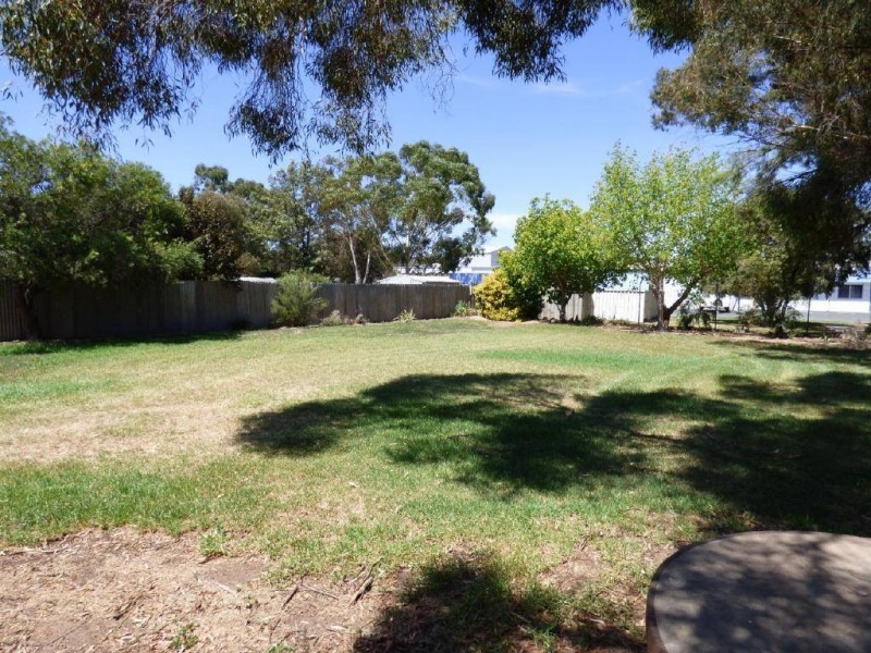 16 Cowong Street, Cootamundra NSW 2590