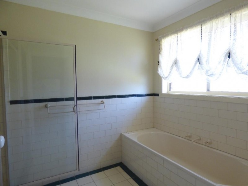 6 Matthews Street, Cootamundra NSW 2590