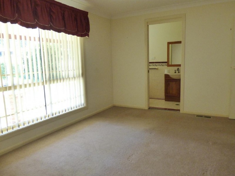 6 Matthews Street, Cootamundra NSW 2590