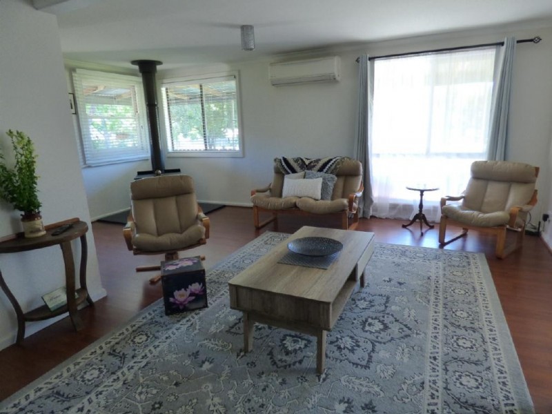 1 Victoria Street, Wallendbeen NSW 2588