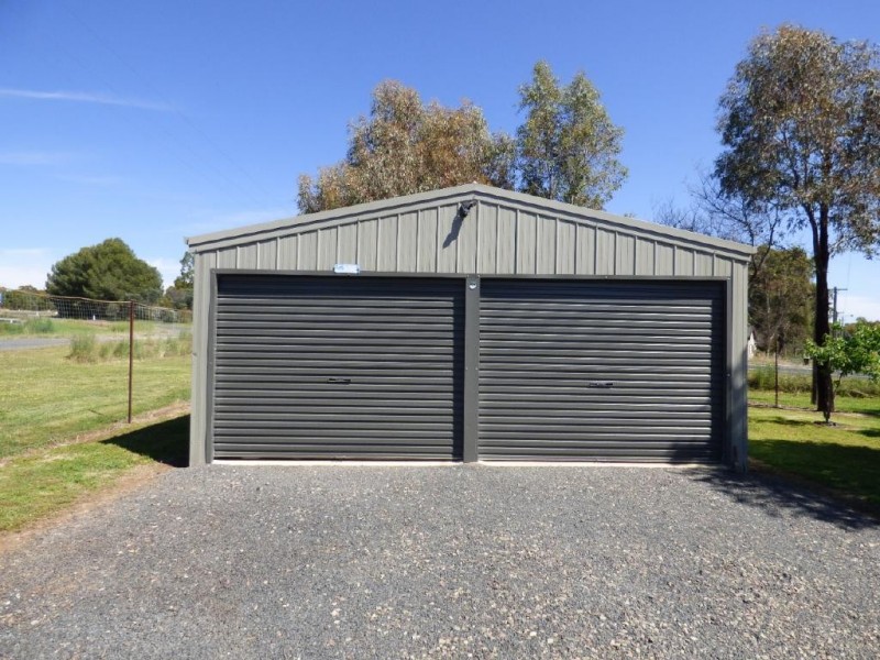 1 Victoria Street, Wallendbeen NSW 2588