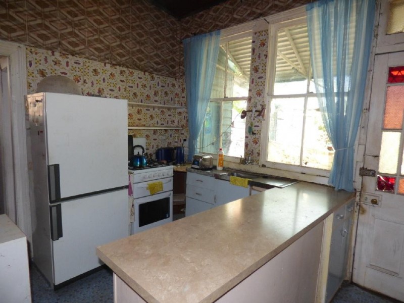56 Thompson Street, Cootamundra NSW 2590
