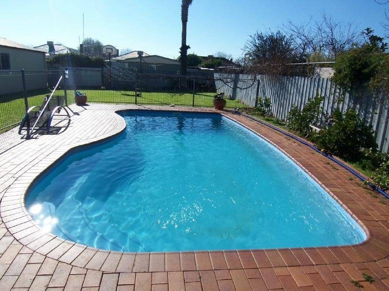 65 Temora Street, Cootamundra NSW 2590