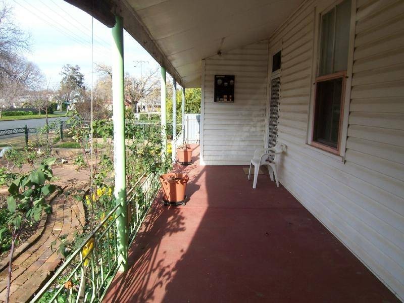 6 Morris Street, Cootamundra NSW 2590