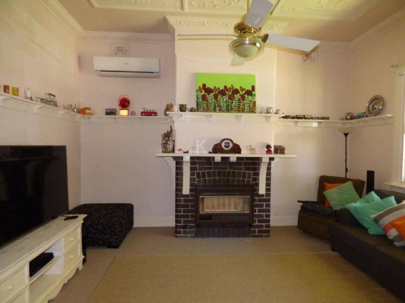 17 Temora Street, Cootamundra NSW 2590
