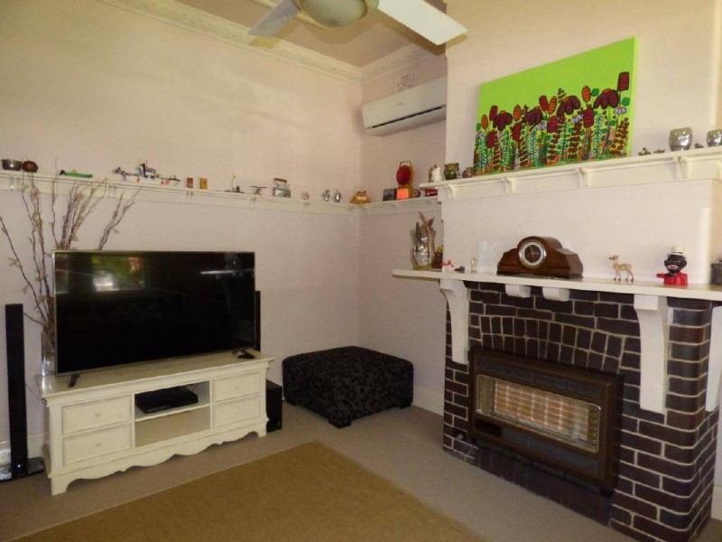 17 Temora Street, Cootamundra NSW 2590